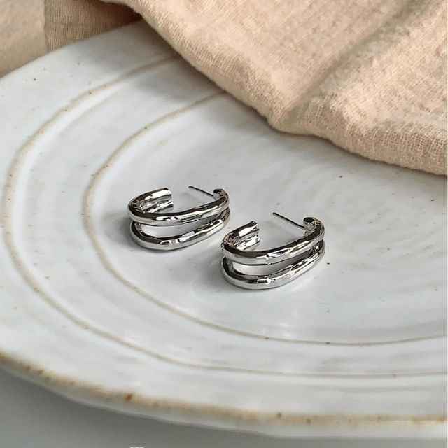 Hansha-Polished Layered Alloy Open Hoop Earring