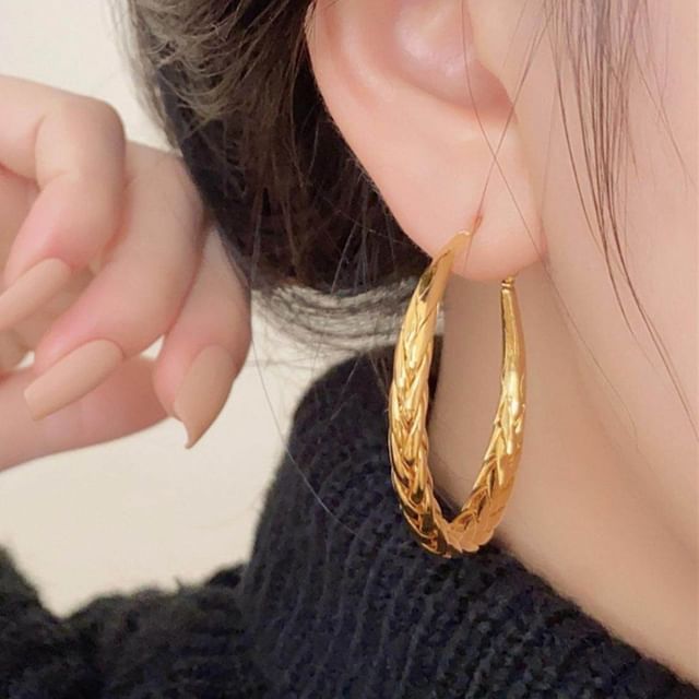 Hansha-Textured Alloy Hoop Earring