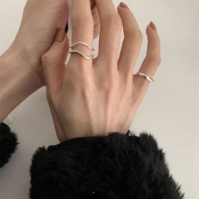 Hansha-Textured Alloy Open Ring Wavy Layered Alloy Open Ring