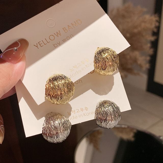 Hansha-Textured Stud Earring