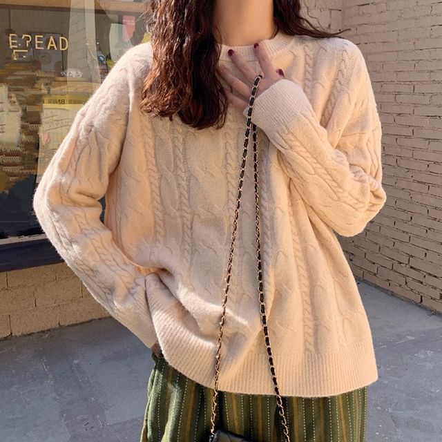 Happo-Crew Neck Plain Cable Knit Sweater
