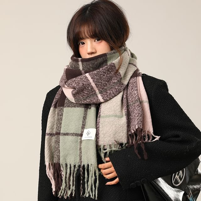 Hatrix-Plaid Fringed Scarf