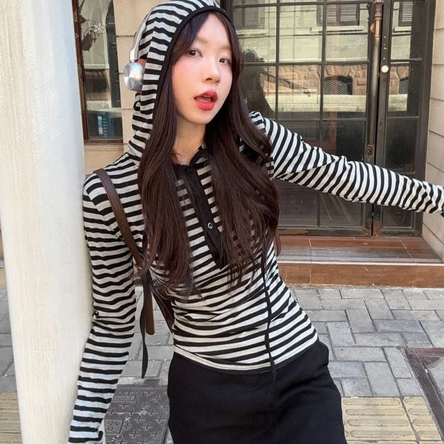 Hevnir-Long-Sleeve Striped Polo Shirt