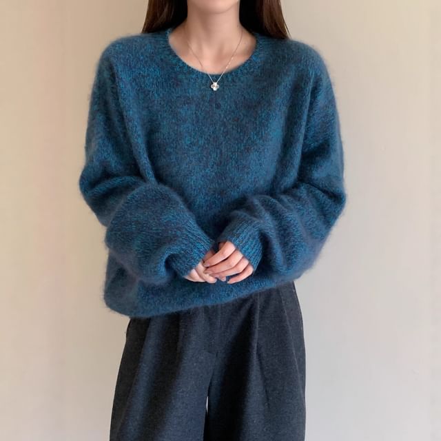 Hevnir-Round Neck Plain Sweater