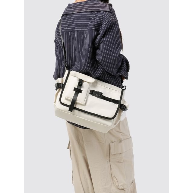 Hikuozy-Buckled Flap Messenger Bag