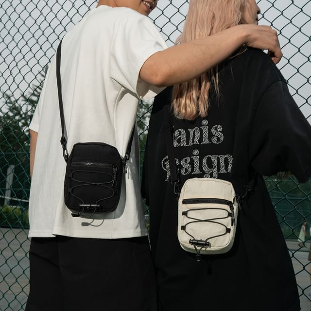 Hikuozy-Plain Zip Crossbody Bag