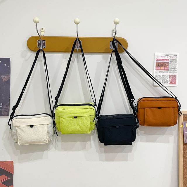 Hikuozy-Plain Zip Crossbody Bag