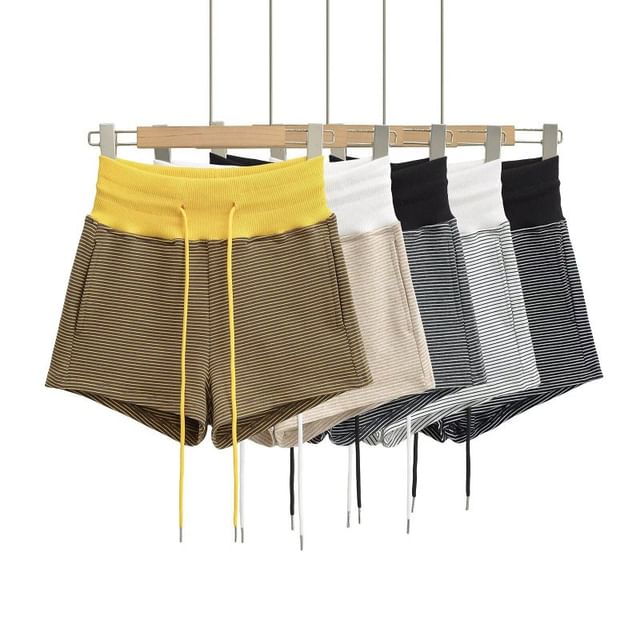 Hollahop-High Waist Striped Shorts