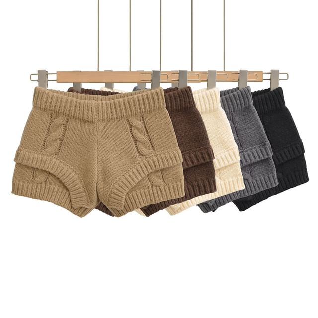 Hollahop-Mid Rise Plain Knit Shorts