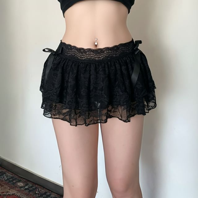 Honet-Mid Rise Plain Lace Mini Skirt