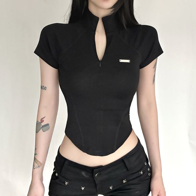 Honet-Short Sleeve Mock Neck Plain Half Zip Top
