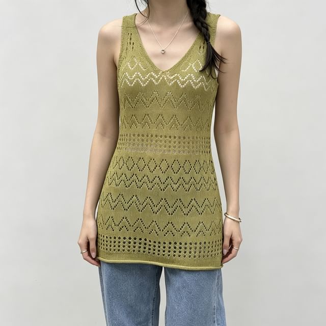 Honet-Sleeveless V-Neck Plain Pointelle Knit Top