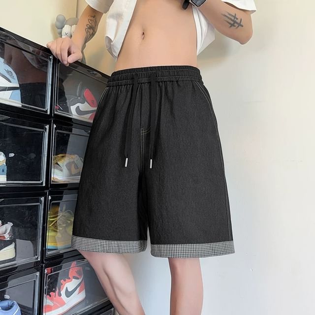 Hushgrain-Drawstring Waist Plaid Hem Shorts