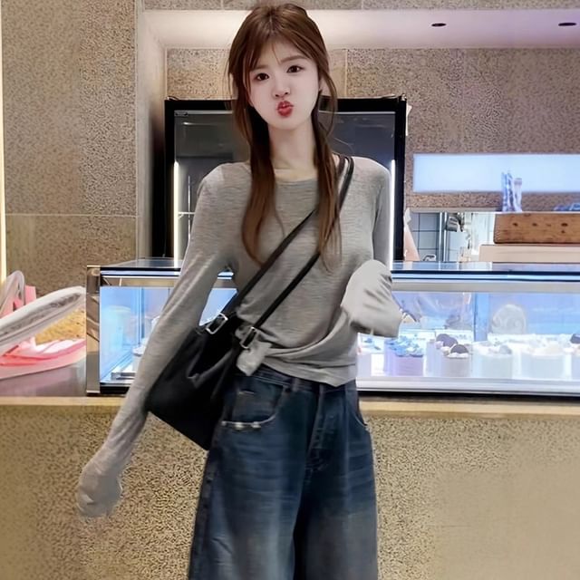HYAKU-Long-Sleeve Open Back Plain Tee
