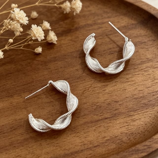 Hyeeun-Twisted Open Hoop Earring