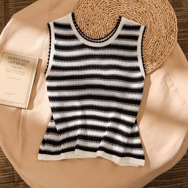 Iasia-Crew Neck Striped Knit Tank Top