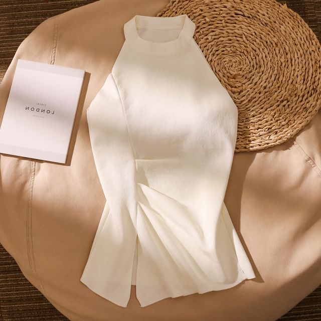 Iasia-Halter Neck Twisted Asymmetrical Plain Top