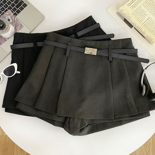 Iasia-Mid Rise Plain Pleated Skorts