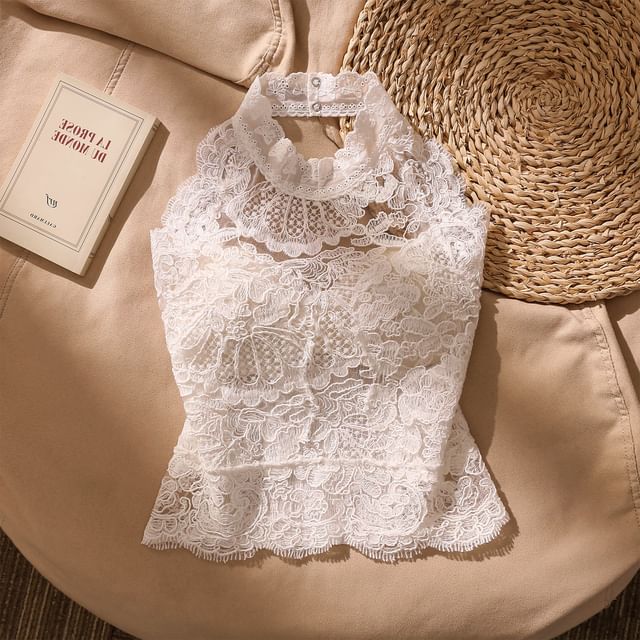 Iasia-Sleeveless Lace Crop Top