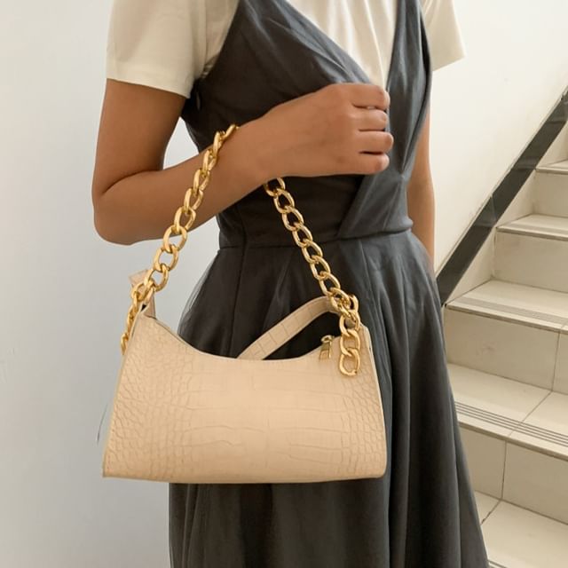 Indenis-Croc Grain Chained Shoulder Bag