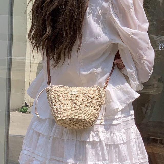 Indenis-Drawstring Straw Crossbody Bag