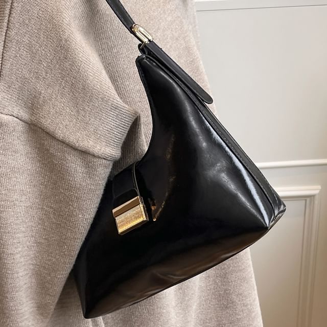 Indenis-Faux Leather Buckled Shoulder Bag