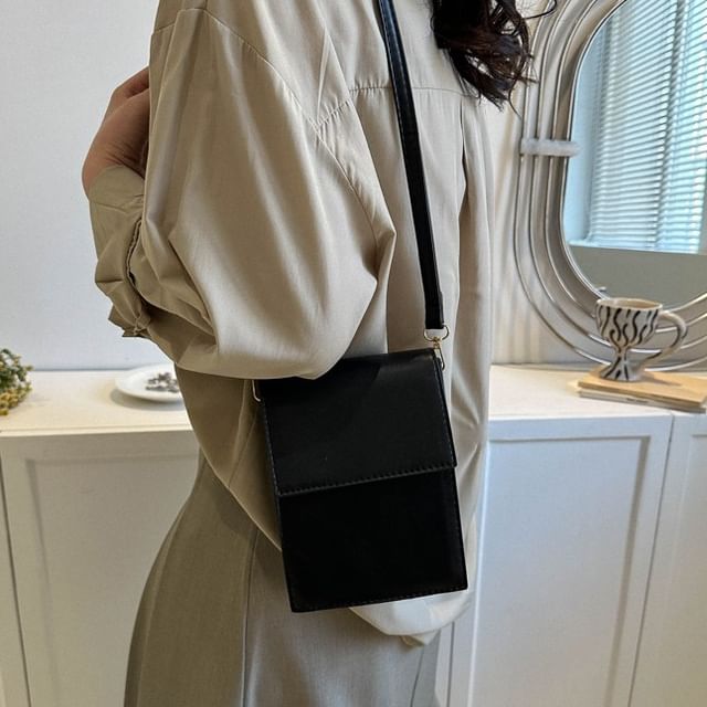 Indenis-Flap Crossbody Phone Pouch