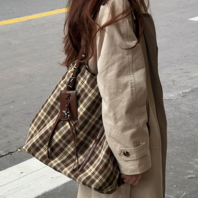 Indenis-Plaid Buckled Tote Bag