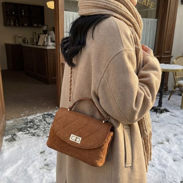 Indenis-Quilted Flap Crossbody Bag