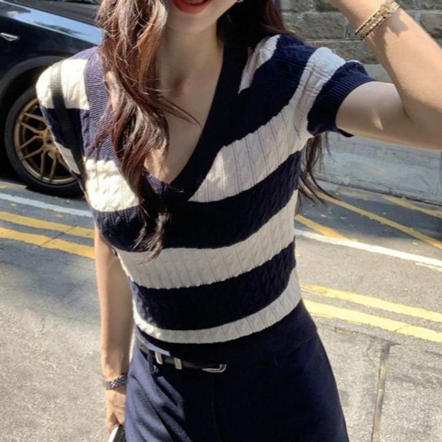 INEN-Short-Sleeve V-Neck Cable Knit Crop Top
