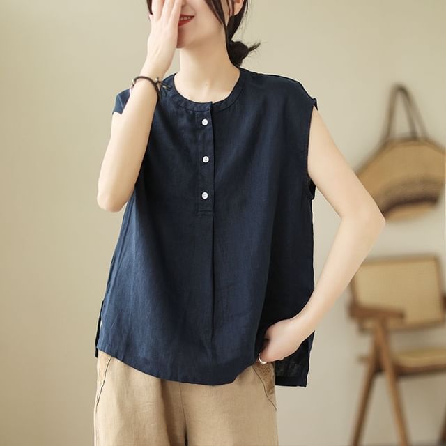 INEN-Sleeveless Crewneck Plain Top