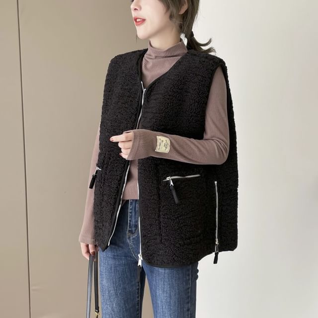 INEN-V-Neck Plain Fleece Zip Vest
