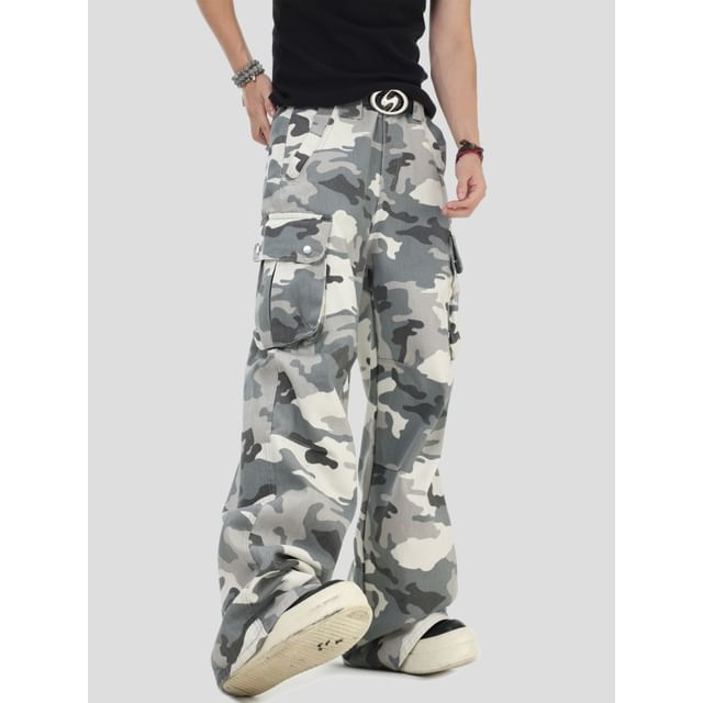 INStudio-Camouflage Straight-Cut Loose Cargo Pants