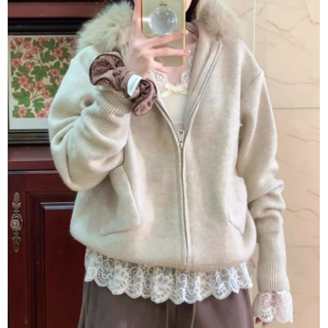 Isaaca-Long-Sleeve V-Neck Plain Lace Trim Knit Top