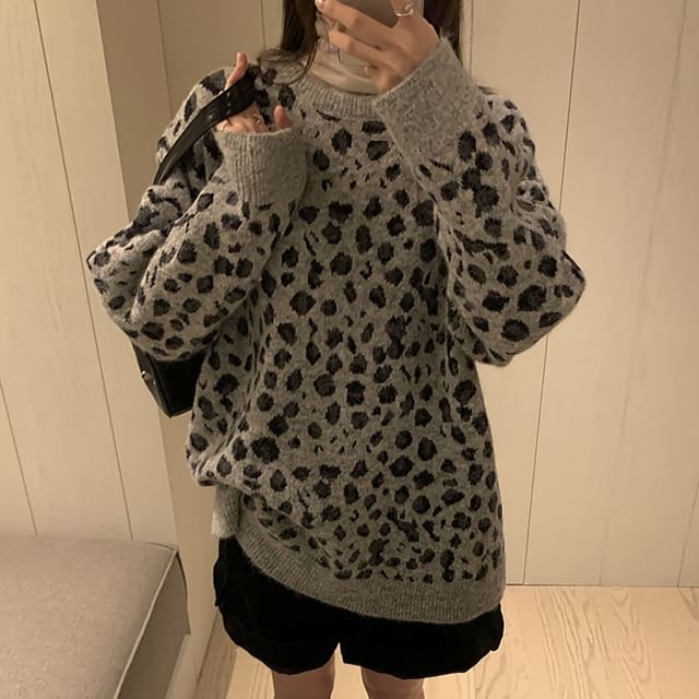 ISSOL-Crewneck Leopard Print Sweater