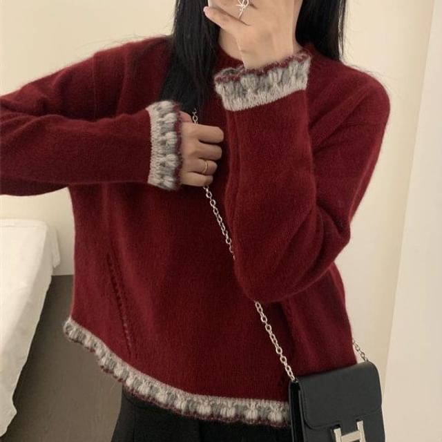 ISSOL-Round Neck Contrast Trim Sweater
