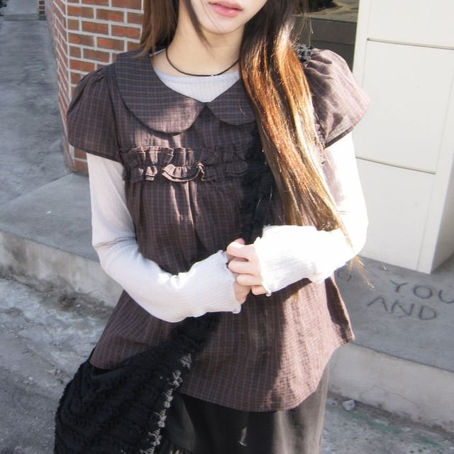 ISSOL-Short-Sleeve Collared Plaid Crop Top