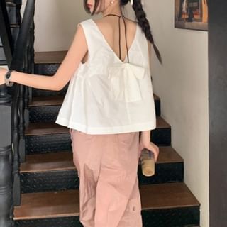 ISSOL-Sleeveless Round Neck Plain Bow Top