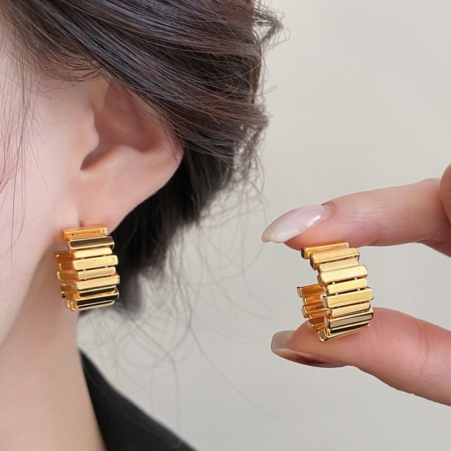 Jael-C Shape Thick Earring