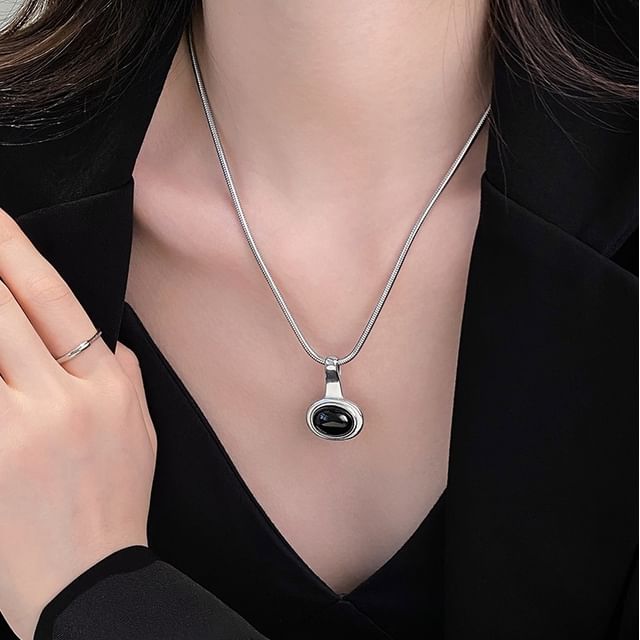 Jael-Cabochon Pendant Necklace
