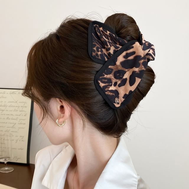 Jael-Leopard Print Triangle Hair Clamp