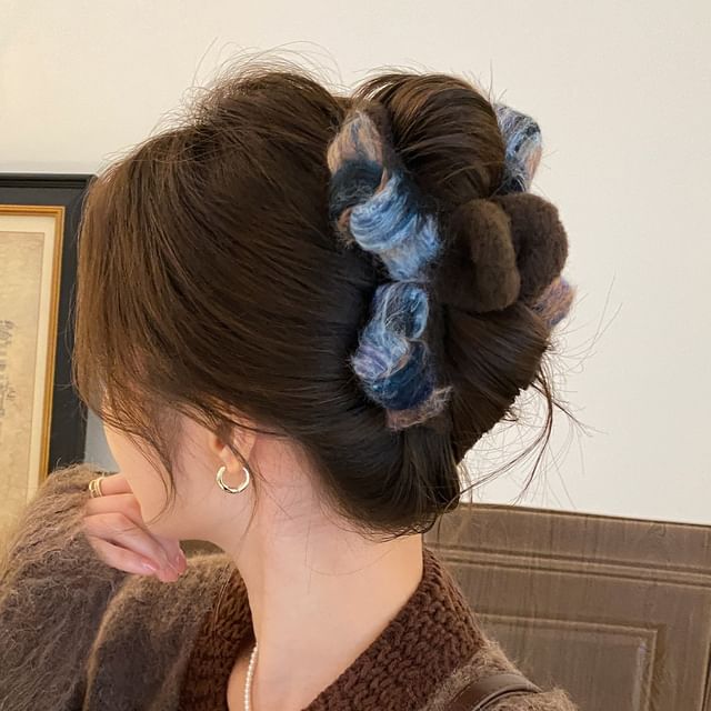 Jael-Melange Yarn Hair Claw