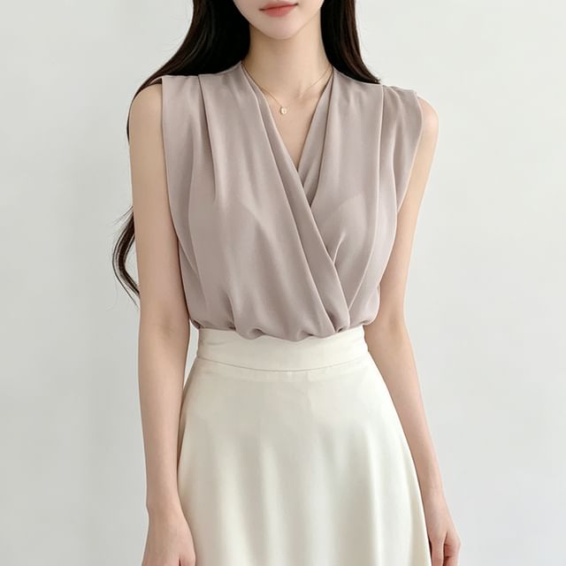 Janerium-Sleeveless V-Neck Plain Ruched Blouse