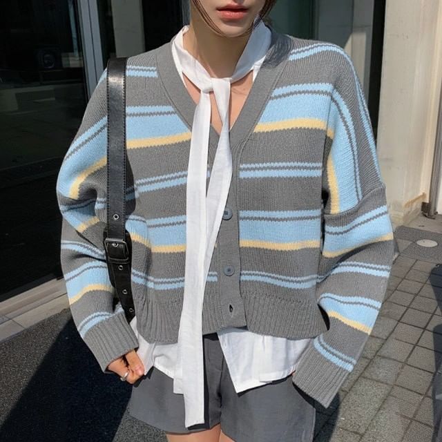 Janerium-V-Neck Striped Button Up Crop Cardigan