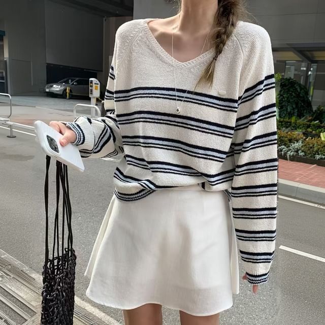 Janerium-V-Neck Striped Sweater