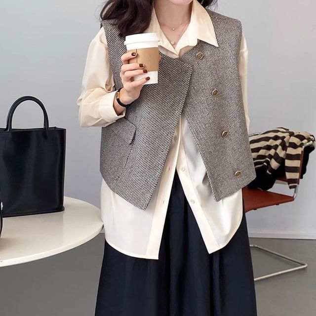 Jeonseon-Round Neck Button Up Crop Vest