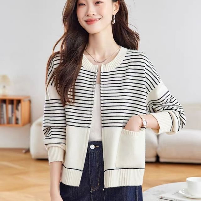 Jeonseon-Round Neck Striped Zip Cardigan