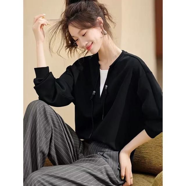 Jeonseon-V-Neck Two Tone Sweatshirt