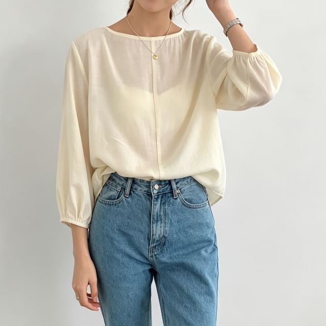 Jesong-34 Sleeve Round Neck Plain Back Slit Top
