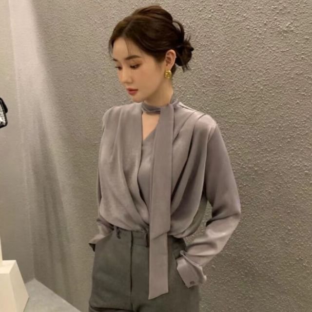 Jesong-Long-Sleeve V-Neck Plain Blouse